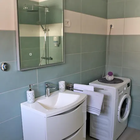 Baban In Zaga, Slovenia Lägenhet